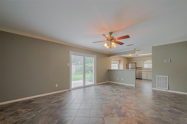 Building Photo - 2027 Briar Ridge Dr
