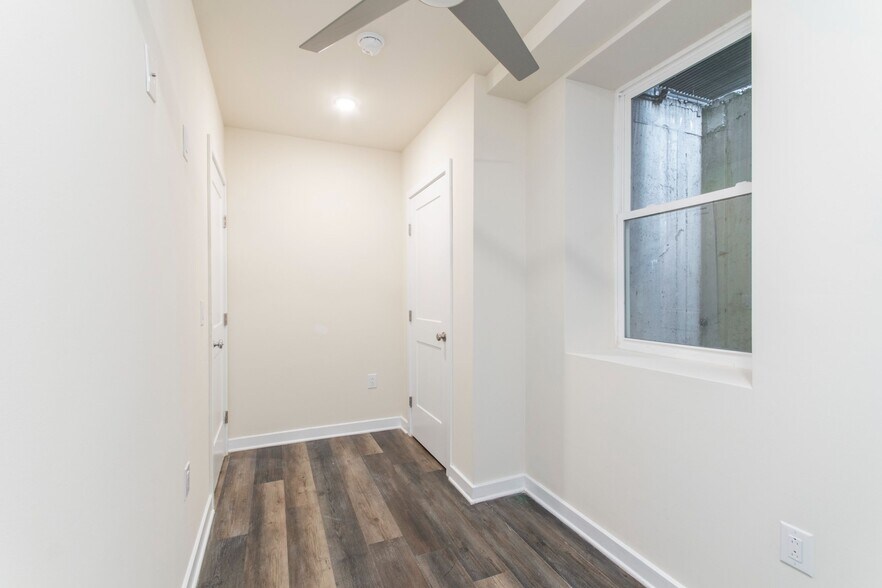 Building Photo - 1330 N 15th St