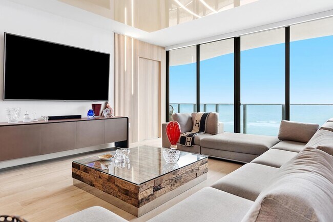 Building Photo - 900 N Ocean Blvd