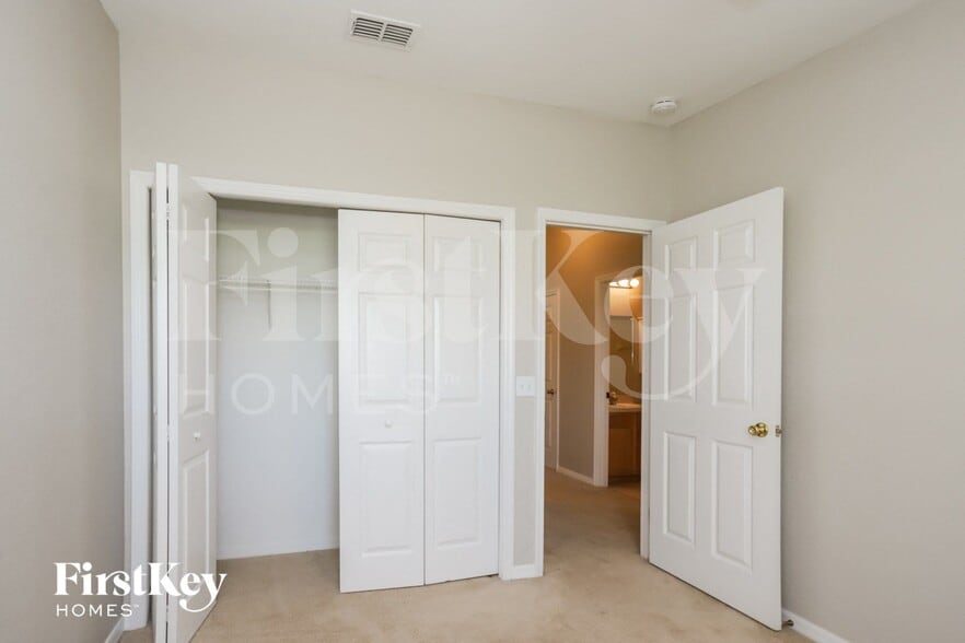 Building Photo - 2145 Sandy Hook