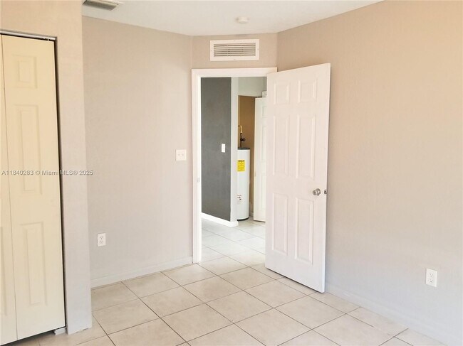 Building Photo - 1782 SW 44th Terrace
