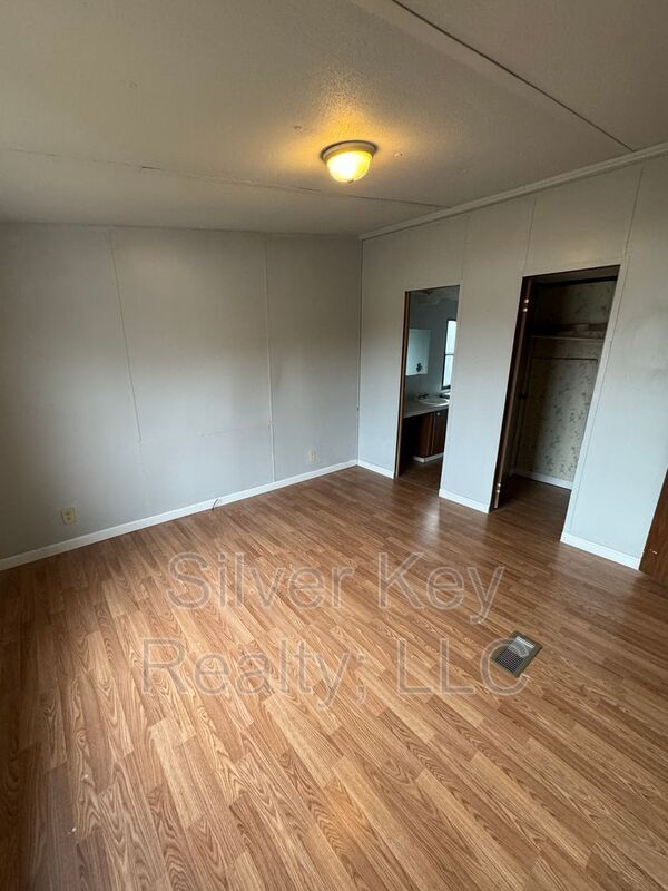 Building Photo - 270 Co Rd 213