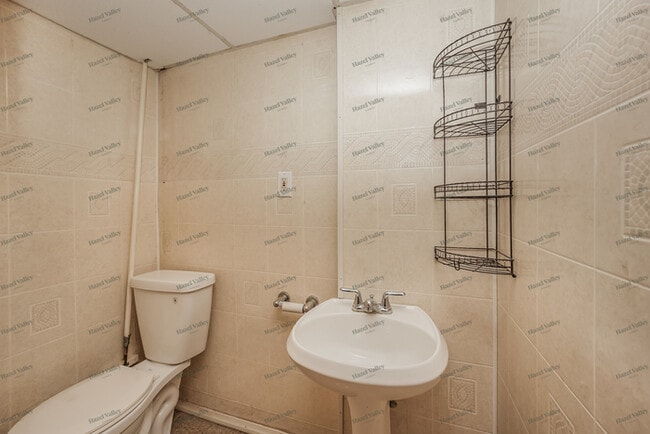 Building Photo - 3827 Salisbury Rd