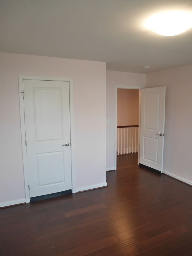 Building Photo - Elegant 4-Bedroom Single-Family Home with ...