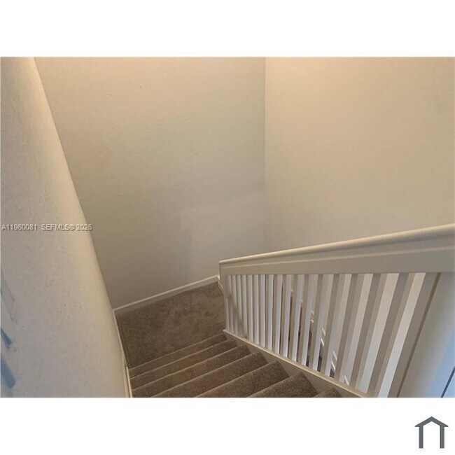 Building Photo - 2667 SE 28th Dr