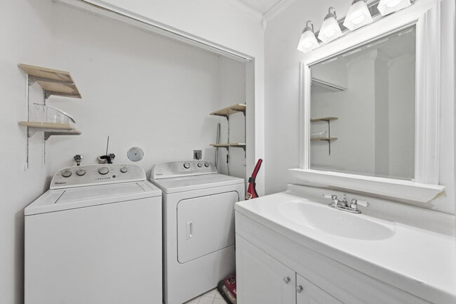 Building Photo - 9364 Ketay Cir