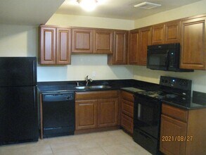 Building Photo - 1551 Building