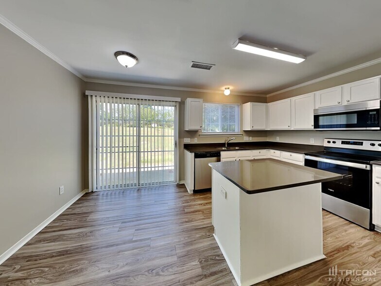 Building Photo - 2016 Mallard Woods Pl