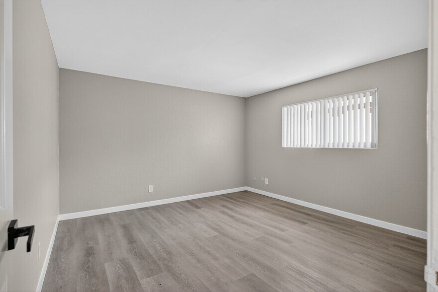 Building Photo - 8101 Larson Ave