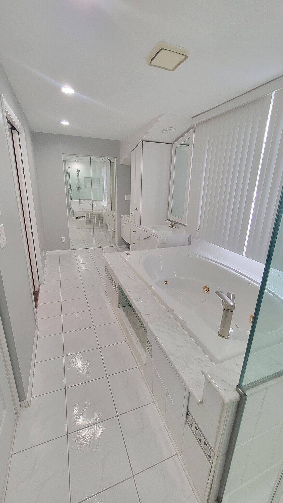 Building Photo - 15 Windsor Rd