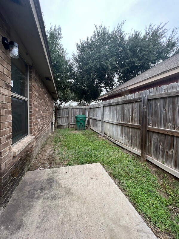 Building Photo - 1803 S Ironwood St