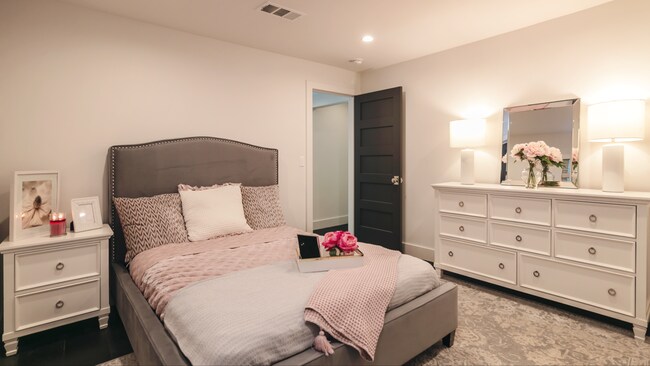 Guest Bedroom - 3310 Oak Glen Dr
