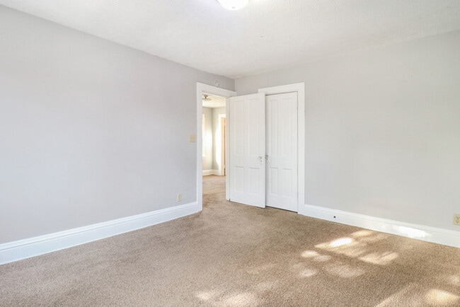 Building Photo - Coming Soon! Newly Renovated 4 BR!