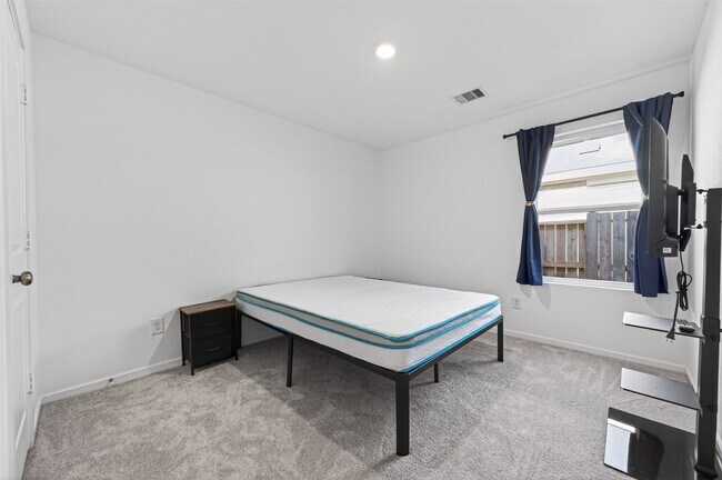 Building Photo - 28923 Great Cyn Dr