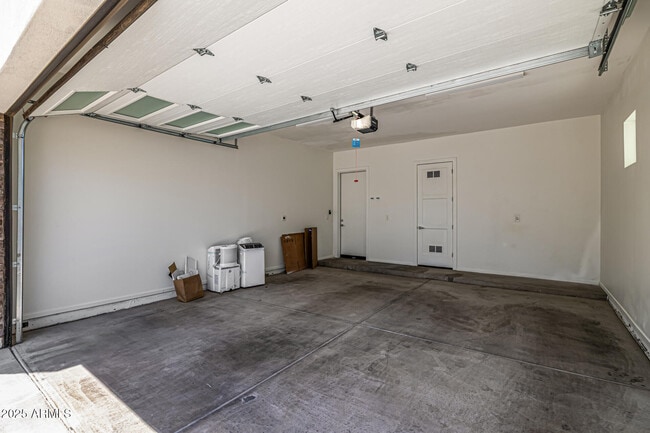 Building Photo - 6610 N 16th St