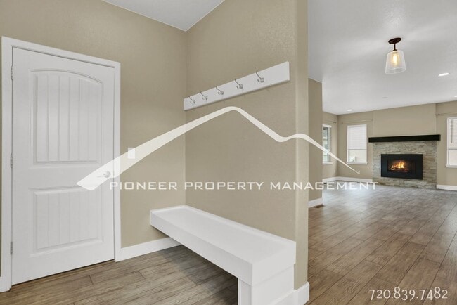 Building Photo - Modern Home in desirable Northgate Colorad...