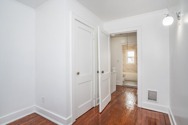 Building Photo - 57 Washington Cir