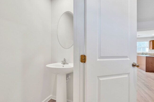 Building Photo - Modern 3BR, 2.5BA Townhouse in Walnut Hill Townes in Greer! ($1800/mo base rent***)