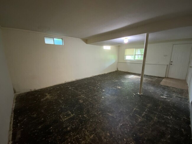Building Photo - 4209 Defoe Dr