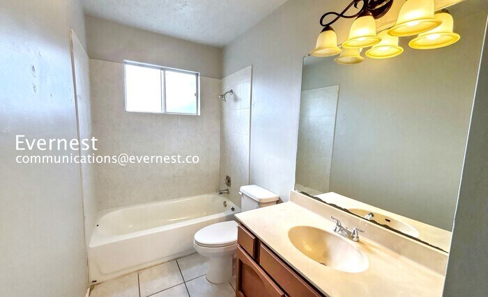 Building Photo - 2315 Hampton Rd