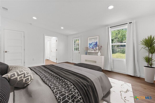 Building Photo - 1103 Bentwood Rd