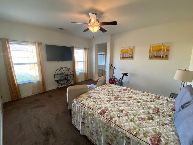 Building Photo - Welcome to the Best Deal in Town. Fully furnished 4 BD 2 BA house on a corner lot