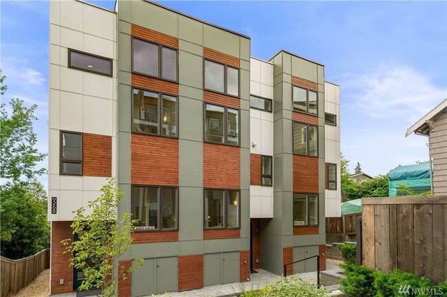 2BD/2.5 Bath Townhouse, Rainer Beach Area, Built in 2019 - 9268 50th Ave S