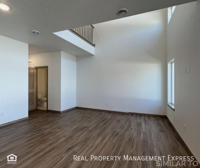 Building Photo - Awesome Layout with Yard Maintenance Inclu...