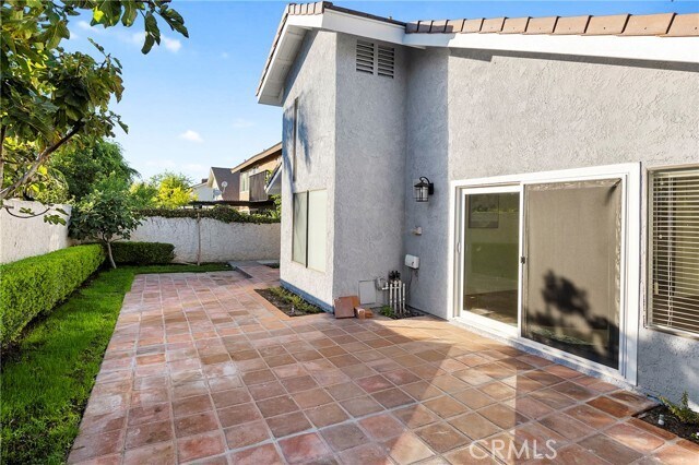 Building Photo - 11 Hunter