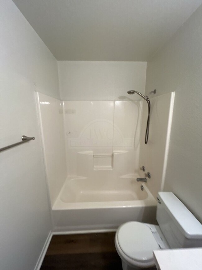 Building Photo - 1009 Industrial Ave