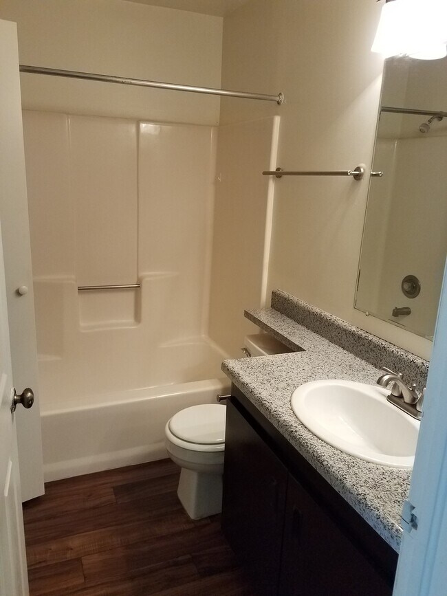 Mad River Apartments 7477 Shady Water Ln Dayton OH 45459 Apartment