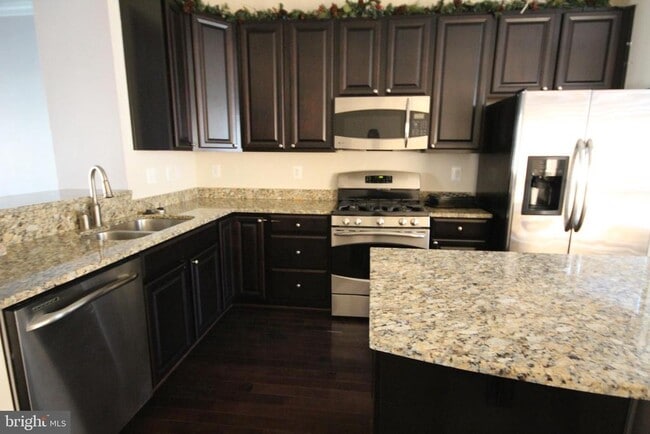 Building Photo - 780 Cherry Bark Lane