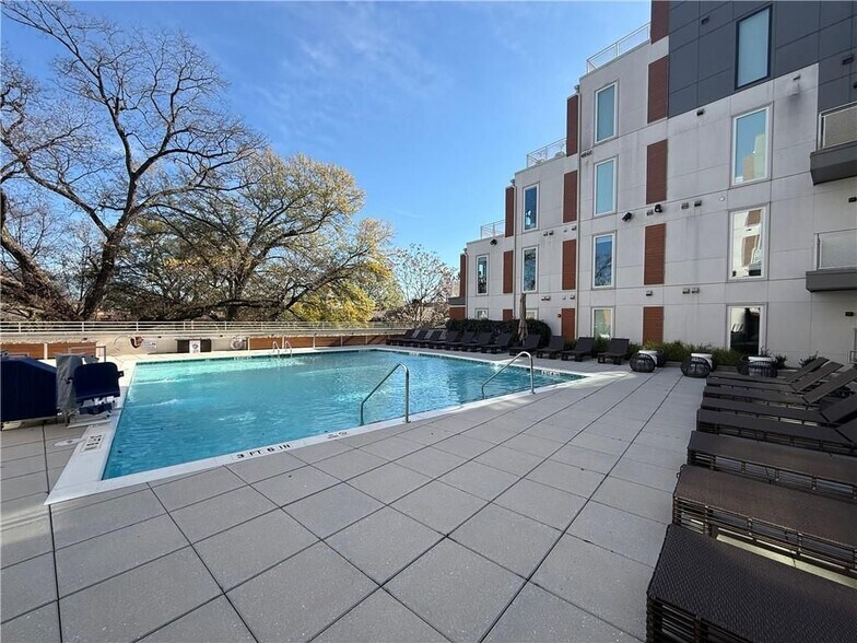 Building Photo - 775 Juniper St NE