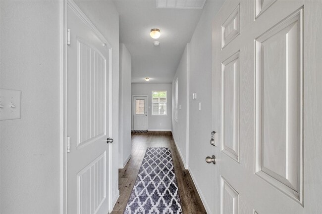 Building Photo - Beautifully maintained 2-story home in the desirable Camillo Lakes community, offering 3 bedrooms...