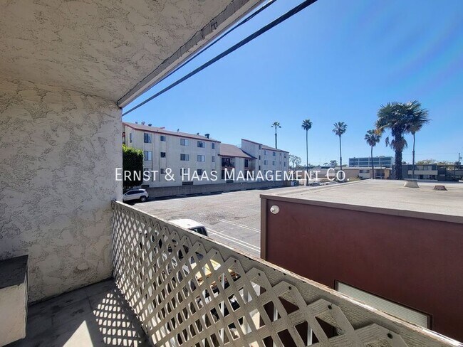 Building Photo - 3565 Linden Ave