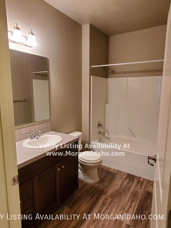 Building Photo - 811 S Sunglow Ln