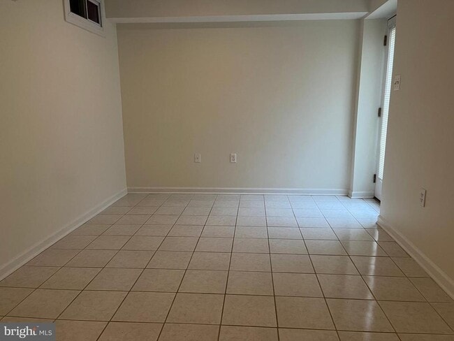 Building Photo - 20 Mabel Ln