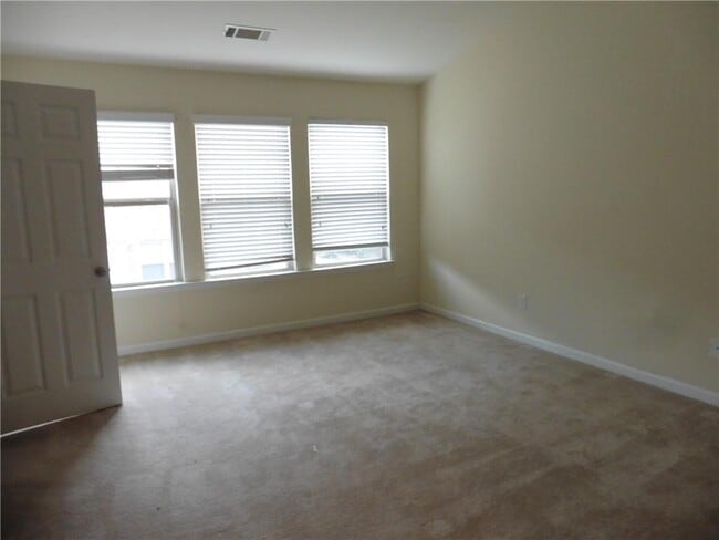 Building Photo - 4003 Labrador Way
