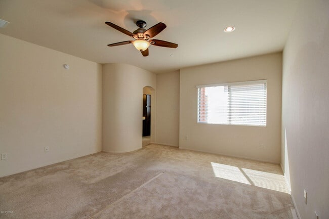 Building Photo - 2418 E Blue Diamond Dr