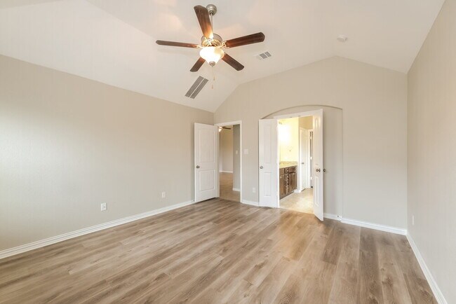 Building Photo - 1104 Wolcott Dr