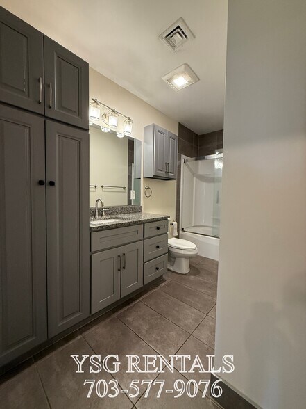 Building Photo - 17 Lambert Ave