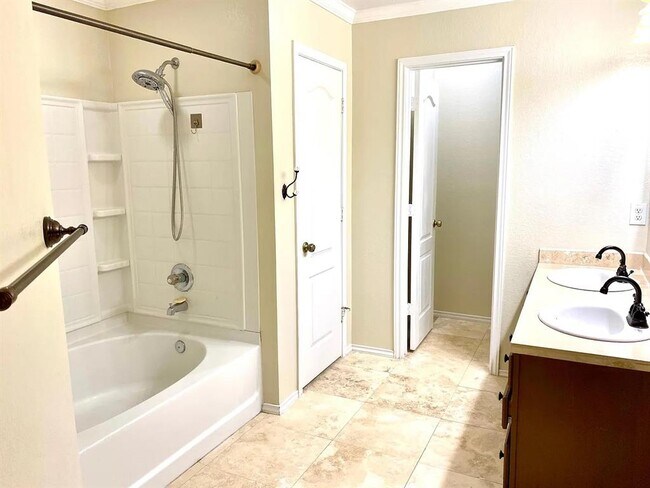 Building Photo - 731 Abundance Ln