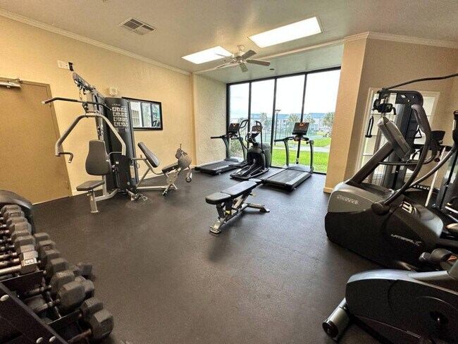 Building Photo - 497 Plantation Rd