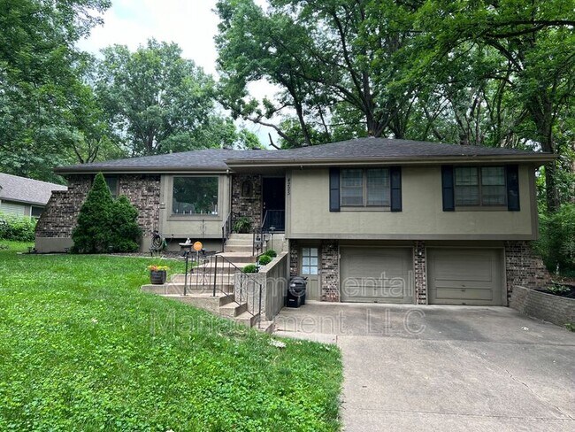 Primary Photo - 4225 N Grand Ave
