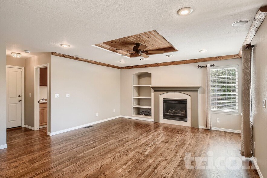 Building Photo - 15812 Crestrock Cir