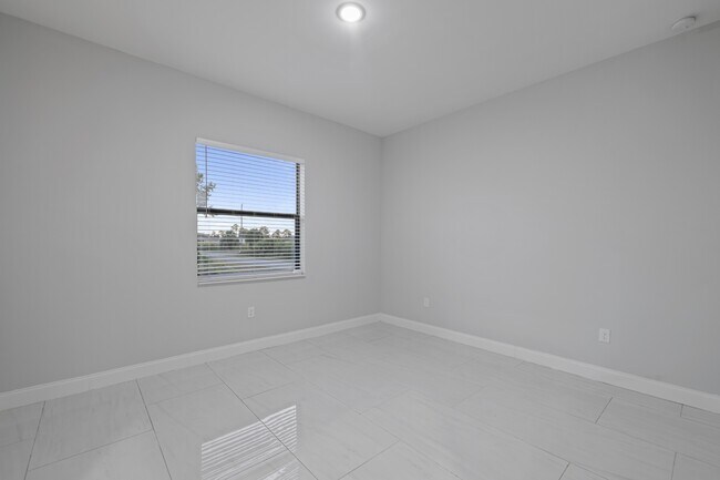 Building Photo - 2919 65th St W