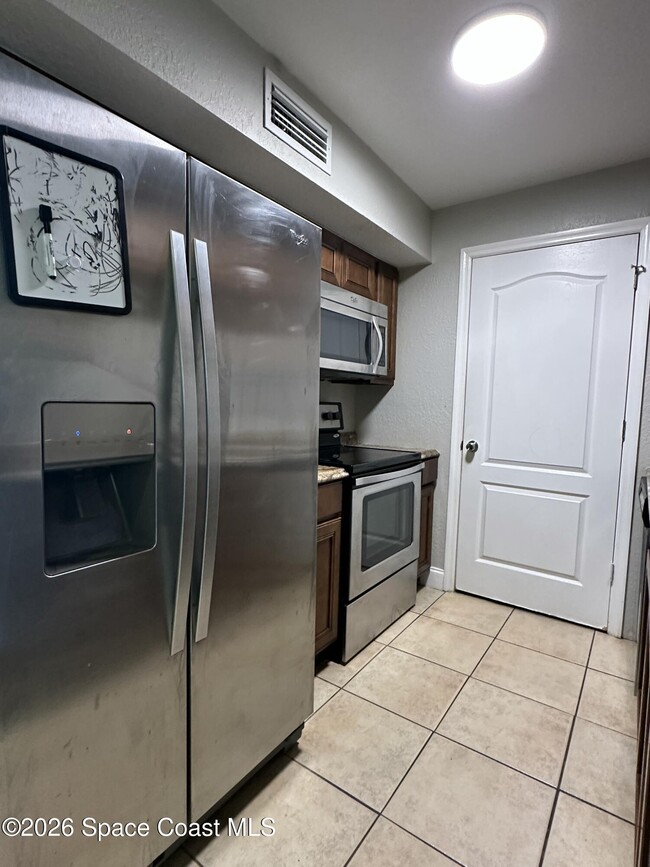 Building Photo - 2101 Forest Knoll Dr NE