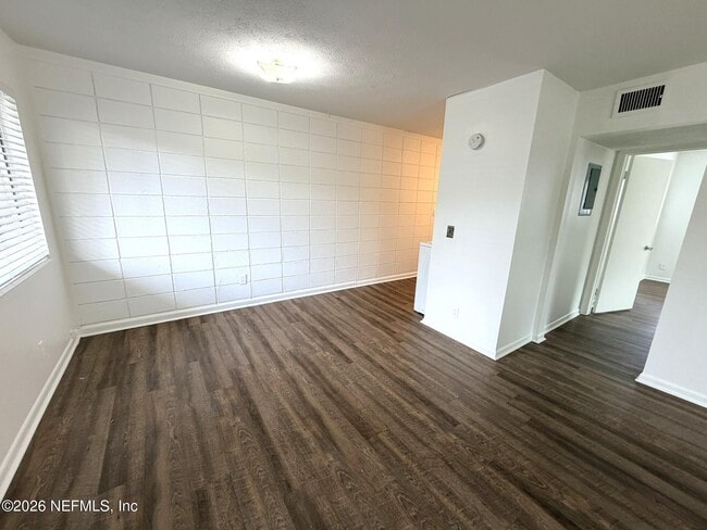 Building Photo - 1229 Willow Branch Ave