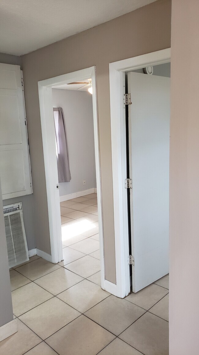 Building Photo - 1309 Union St