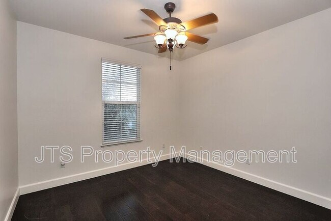 Building Photo - 5602 Jerry Litell Way